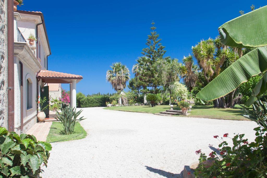 Rosmarino Park Villa SantʼAgata di Militello Kültér fotó